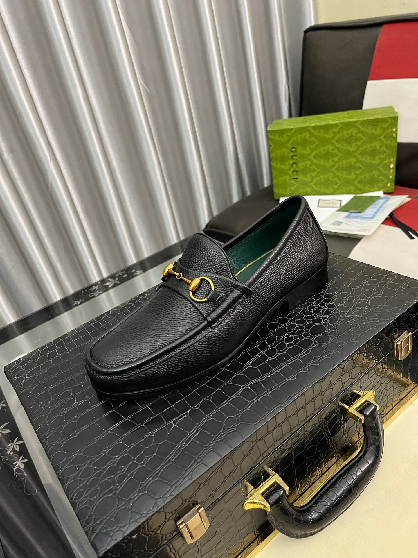 Men's Men's Shoes 💰540⌚️⌚️【GUCCI】The most popular classic Gucci leather shoes. Synchronized with the official website, the upper is made of Italian first-layer cowhide ➕cowhide lining, with unique brand and unique craftsmanship. Highlighting the hot style of the new year. Stop hesitating, stop wandering, get it now. Digital: 38--444️⃣colors available